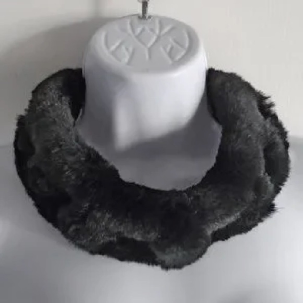 Sayami 100% Rabbit Fur Black Vintage Scarf Size: 32”Length” 4” Width Mob Wife